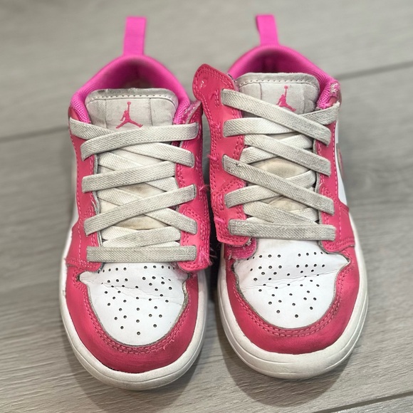 Nike Jordan 1 Low Alt Fire Pink/White/Iris Whisper shoes - Picture 4 of 6